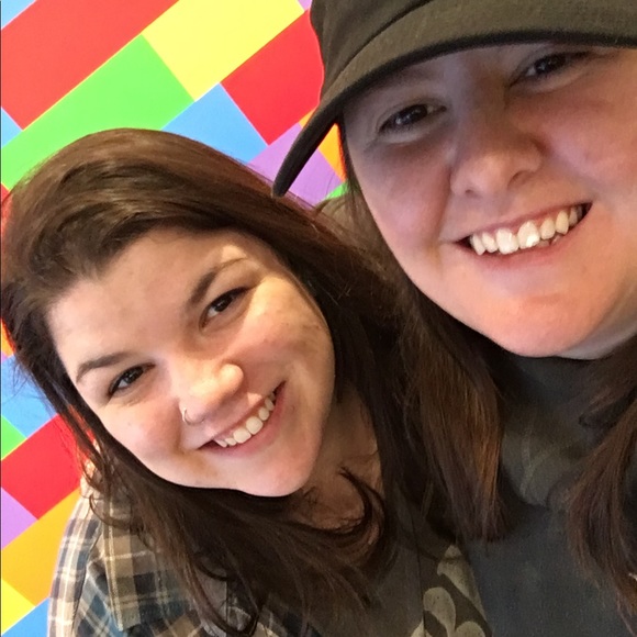 Meet your Posher, Kelsey - Picture 2 of 3